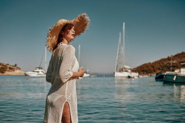 Sahilde Vintage Bikini kız. plajda bikini kadın o
