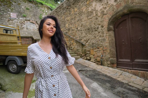 Mode Italienische Frau Freien Auf Der Straße Der Altstadt — Stockfoto