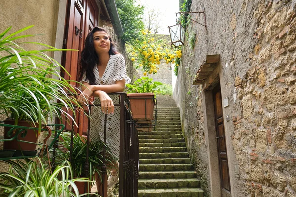 Moda Mulher Italiana Livre Rua Cidade Velha — Fotografia de Stock