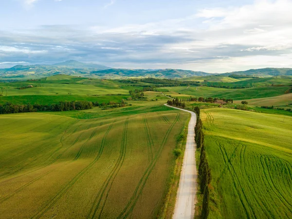 Paesaggio tipico della verde Toscana. Vista aerea . — Foto Stock
