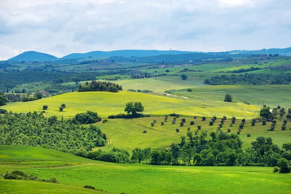 Piękny wiosenny krajobraz w Toskanii, Włochy — Zdjęcie stockowe