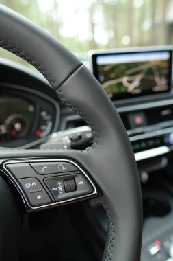 Çok Fonksiyonlu Direksiyon Simidi . Anahtar Düğmesi Ses Ses Ortamı 