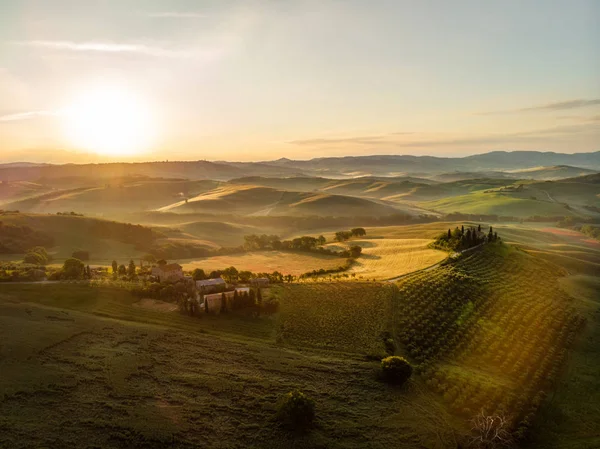 Colinas do campo da Toscana, vista aérea deslumbrante na primavera . — Fotografia de Stock