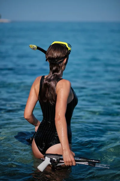 Sexy Underwater Hunter Woman — Stock Photo, Image