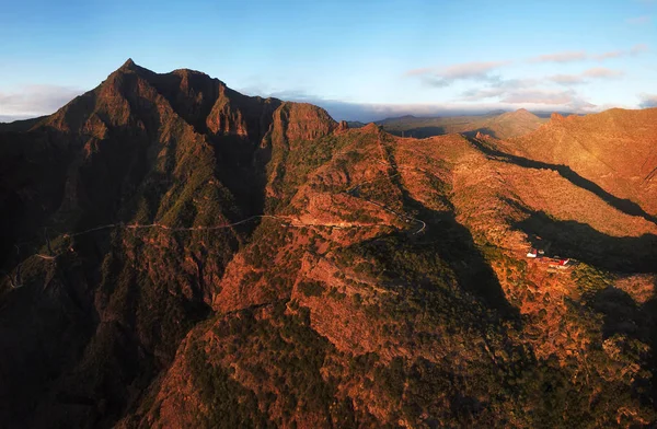 カナリア諸島 スペインのテネリフェ島にある Masca 村への山道の空撮 パノラマ — ストック写真