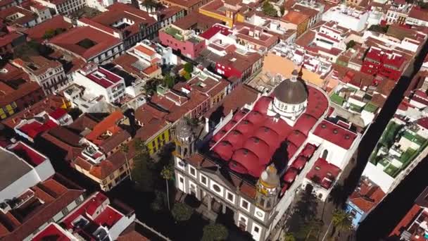 Uitzicht vanaf de hoogte op de kathedraal en stadsbeeld San Cristobal De La Laguna, Tenerife, Canarische eilanden, Spanje — Stockvideo