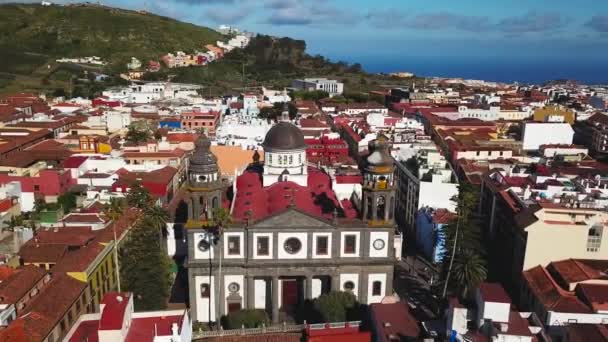 대성당 및 townscape 산 크리스토 발 데 라 라 구나, 테네리페, 카나리아 제도, 스페인에 높이에서 보기 — 비디오