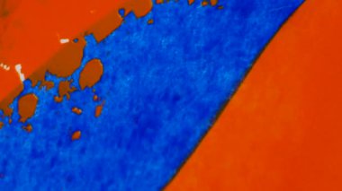 Karıştırma ve akrilik boyalar ve palet bıçağı ile çizim işlemi. Yaratıcı kavramı