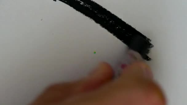 Процесс рисования флага Германии пастельными карандашами — стоковое видео