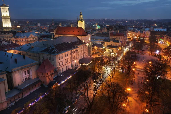 Pemandangan Udara Dari Pusat Sejarah Lviv Ukraina Pada Malam Hari — Stok Foto