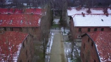 Auschwitz Birkenau'da, Polonya'daki toplama kampı havadan görünümü