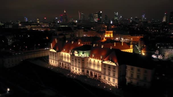 Nézd a magasból, a királyi vár, a régi város, éjjel, Varsó, Lengyelország — Stock videók