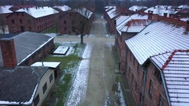 Auschwitz Birkenau'da, Polonya'daki toplama kampı havadan görünümü
