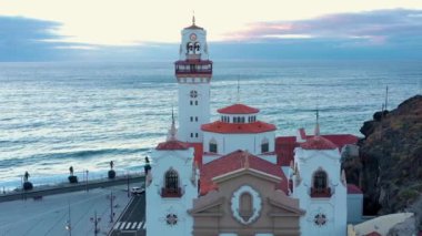 Bazilika ve ada - Santa Cruz de Tenerife Atlantik kıyısında başkenti yakınındaki Candelaria yılında townscape yükseklikten görüntüleyin. Tenerife, Kanarya Adaları, İspanya