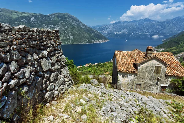 Det Gamle Hus Med Udsigt Havet Bjergene Montenegro - Stock-foto