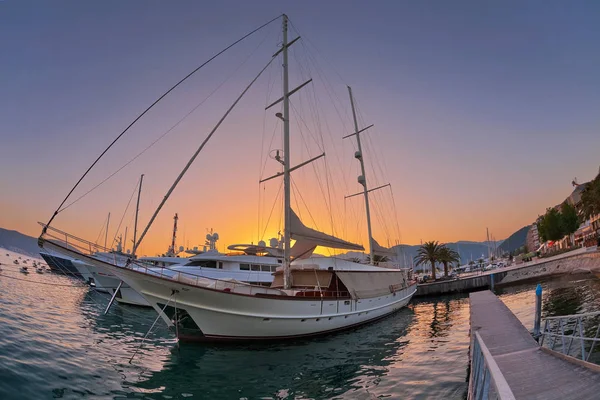 Zeilboten Jachthaven Bij Zonsondergang Tivat Montenegro — Stockfoto