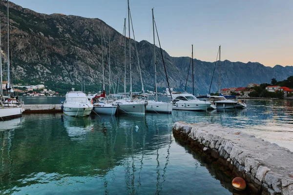 Barcos Vela Marina Pôr Sol Tivat Montenegro — Fotografia de Stock