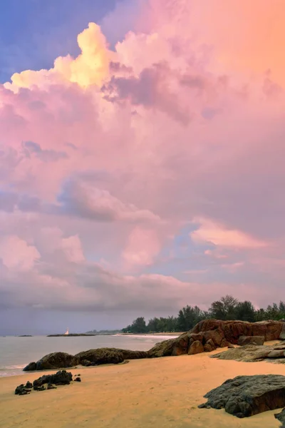 Kust Van Andaman Zee Bij Kleurrijke Zonsondergang Khao Lak Thailand — Stockfoto