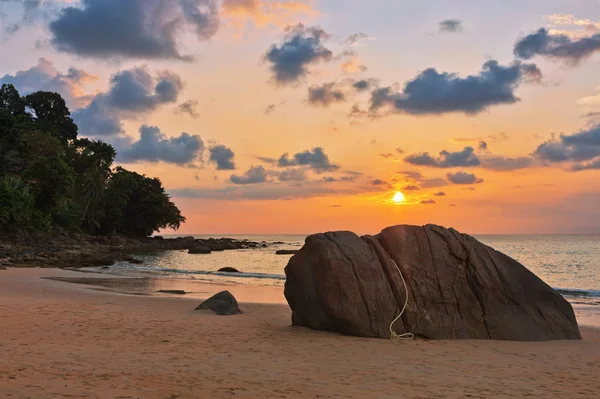 Wybrzeże Morza Andamańskiego Kolorowym Zachodzie Słońca Khao Lak Tajlandia — Zdjęcie stockowe