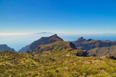 Vadi manzarası, gökyüzü ve Tenerife 'deki atmosfer, Kanarya Adaları, İspanya 