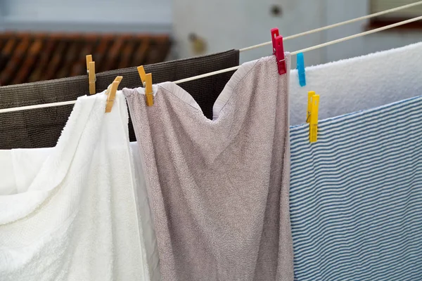 Wäsche Seil Mit Wäscheklammern Waschen — Stockfoto