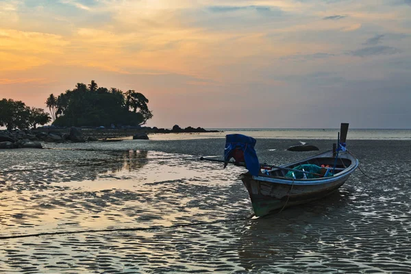 Boot Strand Bei Sonnenuntergang Bei Flut — Stockfoto