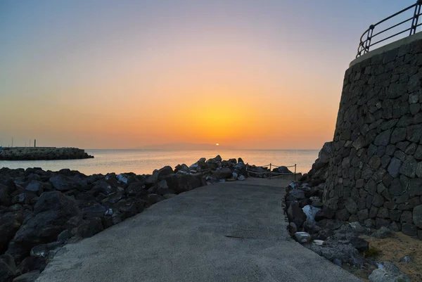 Stranden Med Vulkansk Stein Ved Solnedgang Tenerife Kanariøyene Spania – stockfoto