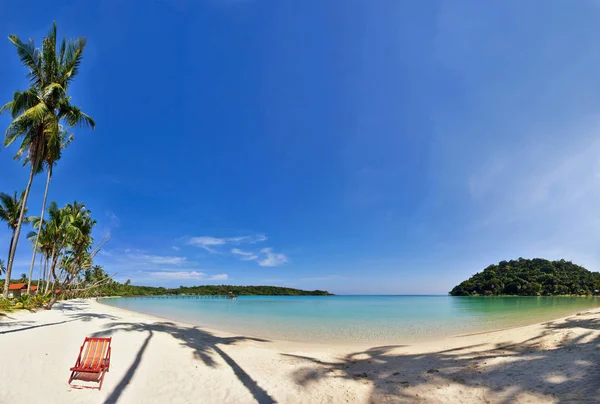 Panorama Plage Tropicale Avec Palmiers Sur Petite Île — Photo