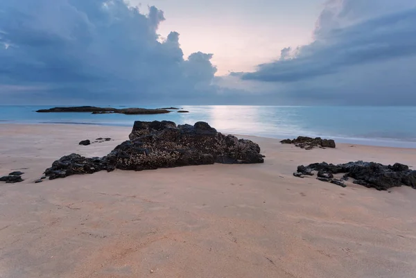 Andaman Denizi Kıyısında Renkli Günbatımında Khao Lak Tayland — Stok fotoğraf