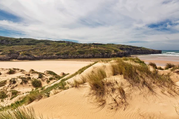 Portekiz'deki Amoreira plajında kumullar ve deniz manzarası — Stok fotoğraf
