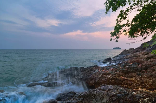 Gloomy tropical sunset — Stock Photo, Image