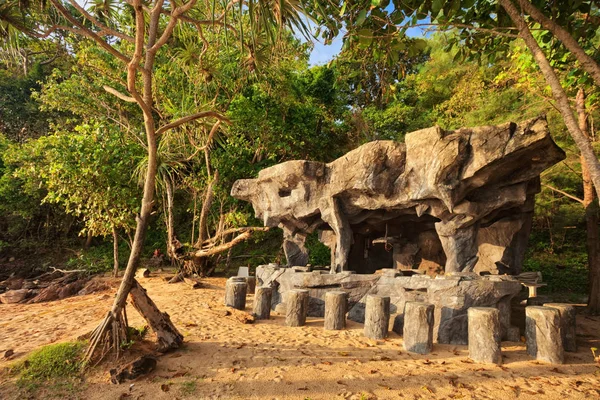 Камни пляжный бар — стоковое фото