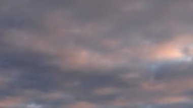 Hızlı hareket eden gün batımı gökyüzü arka planı