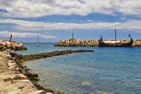 Vista de la costa y puerto deportivo de Los Abrigos — Foto de Stock