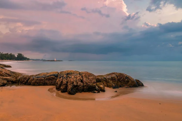 Kust Van Andaman Zee Bij Kleurrijke Zonsondergang Khao Lak Thailand — Stockfoto