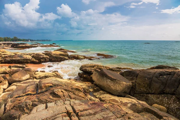 Tropikalna Plaża Słoneczny Dzień Prowincja Khao Lak Tajlandia — Zdjęcie stockowe