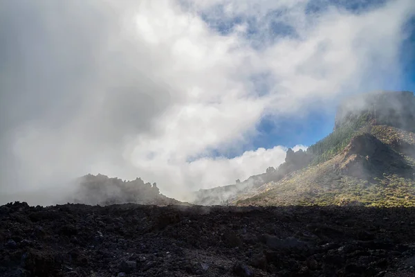 Paisaje Con Montañas Cubiertas Nubes Parque Nacional Del Teide Tenerife — Foto de Stock