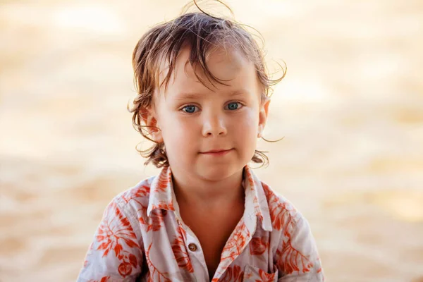 Portret Van Een Jongetje Met Een Blauwe Plek Zijn Voorhoofd — Stockfoto