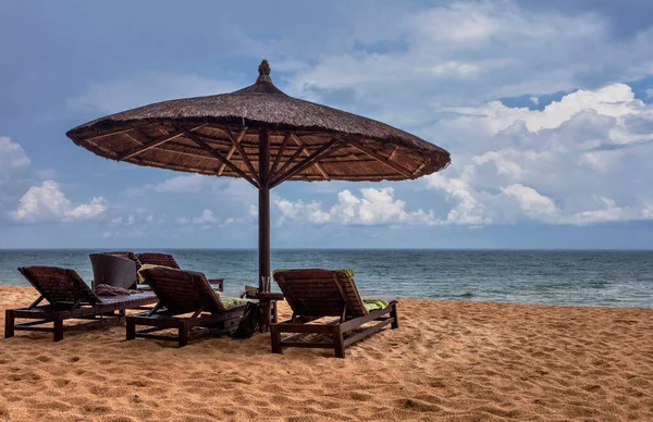 Wooden Chairs Umbrellas White Sand Beach Phu Quoc Island Vietnam — Stock Photo, Image