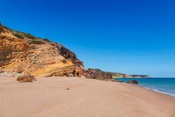 Atlantkusten Med Stenar Sand Och Klart Vatten Stranden Salem Algarve — Stockfoto