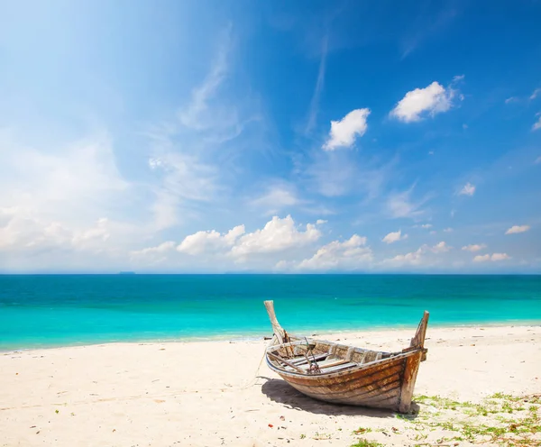 Strand Halászhajó Koh Lanta Thaiföld — Stock Fotó