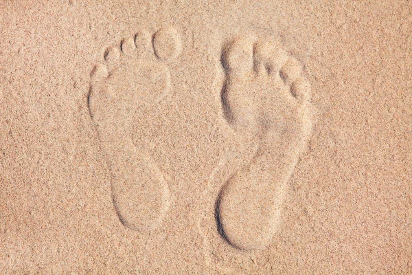 Två Fotspår Sand Vid Stranden — Stockfoto