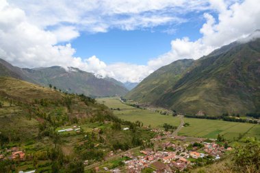 Yaz aylarında Peru Andes Dağları