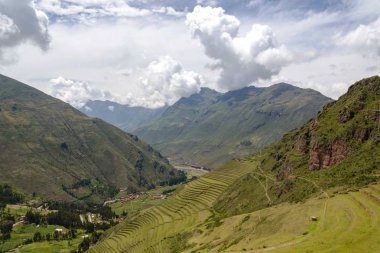 Yaz aylarında Peru Andes Dağları
