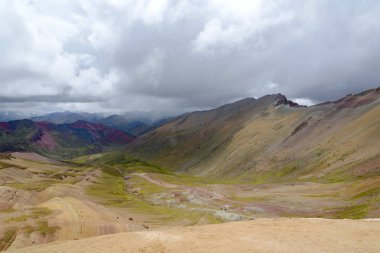 Gökkuşağı dağ ausangate Peru