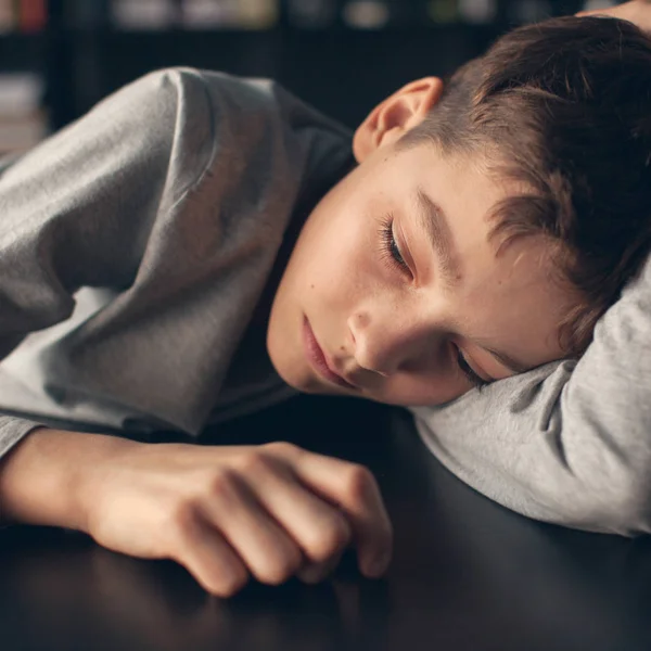 Rapaz Triste Adolescente Deprimido Casa Problemas Família — Fotografia de Stock