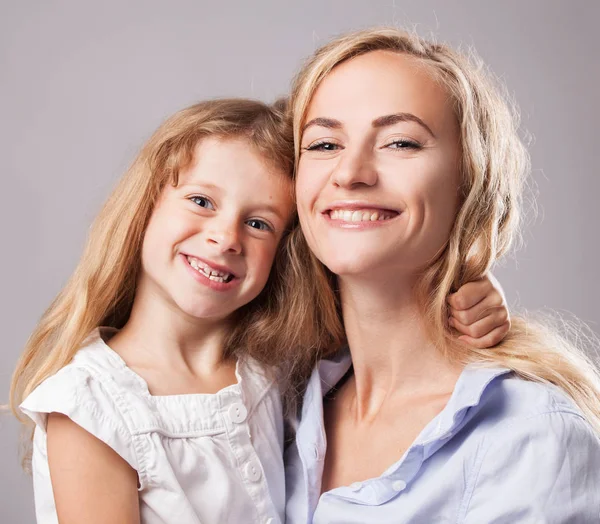 Mother Little Girl Parent Child Happy Family Clouse — Stock Photo, Image