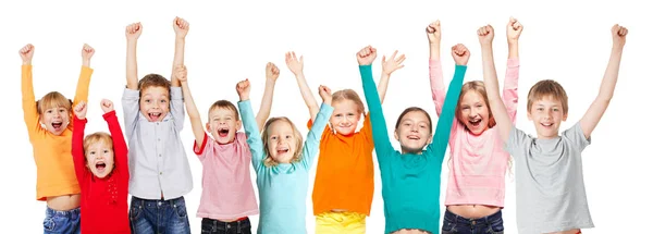 Los Niños Del Grupo Felicidad Con Sus Manos Arriba Aisladas —  Fotos de Stock