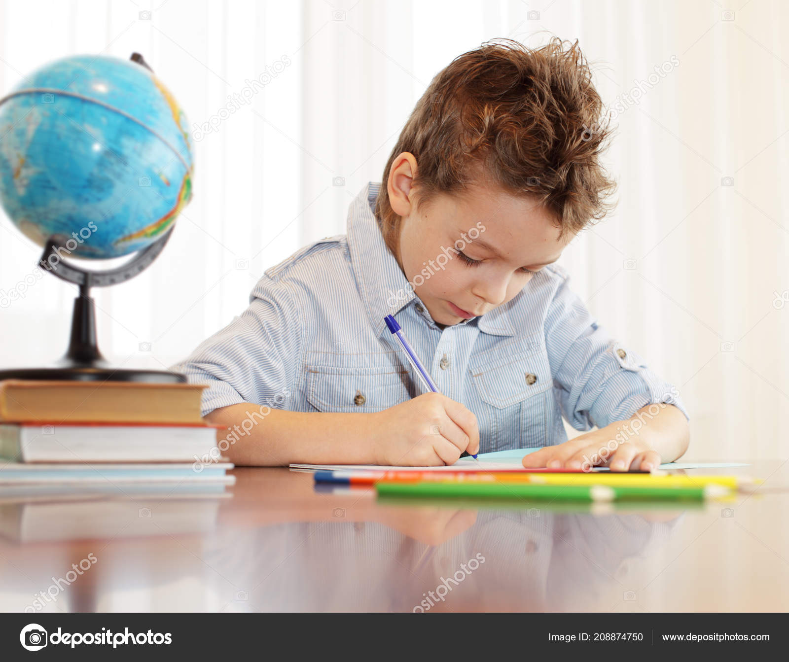Enfant Fait Ses Devoirs Images Libres De Droit Photos De Enfant Fait Ses Devoirs Depositphotos Enfant Fait Ses Devoirs Images Libres De Droit Photos De Enfant Fait Ses Devoirs Depositphotos