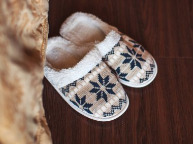 Terlik, yatak odası katta. Yumuşak rahat ev terlik